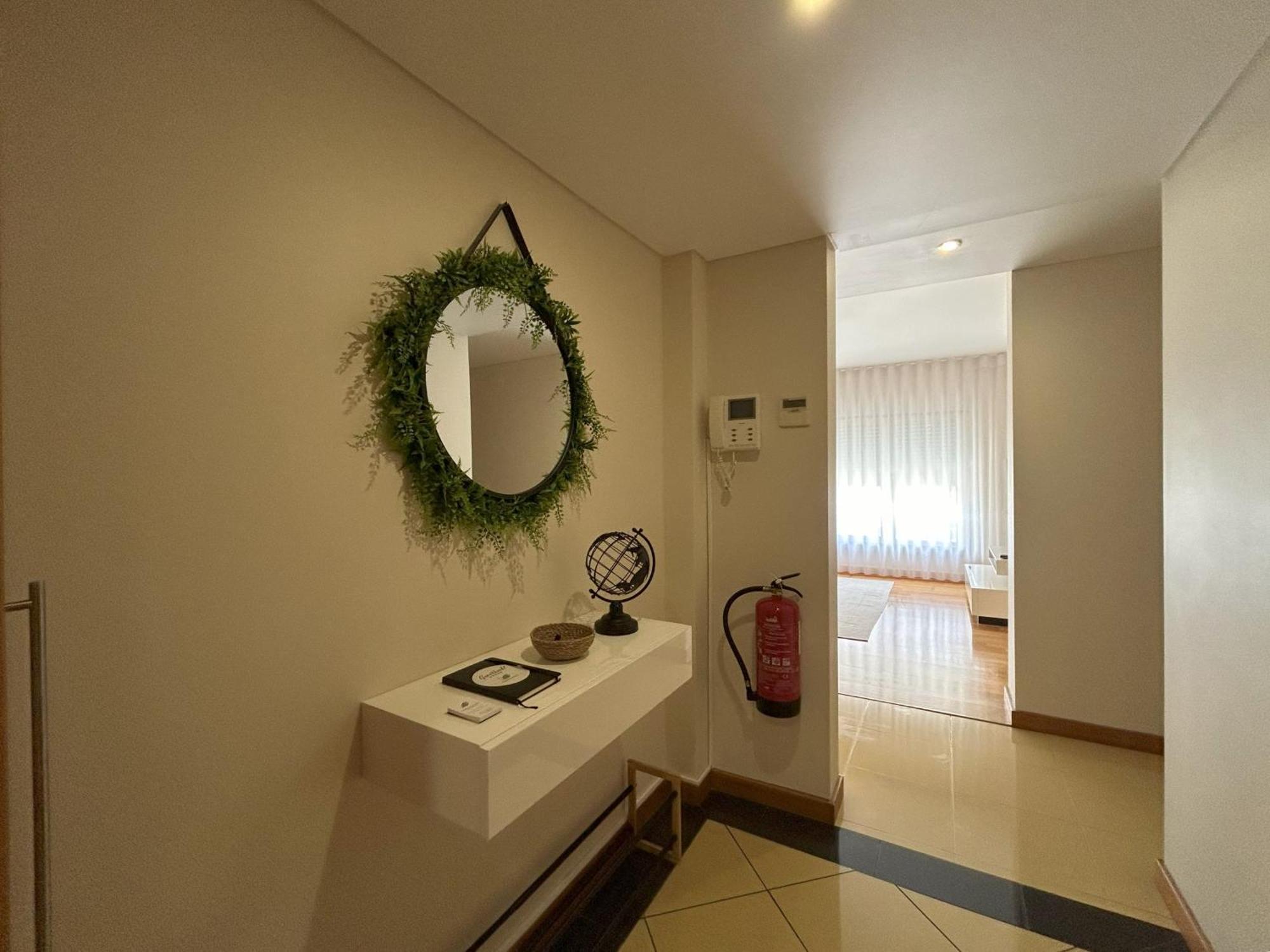 Oceanus Executive Apartment ปอนตาเดลกาดา ภายนอก รูปภาพ